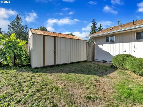 1118 SW Wanetah Way Mcminnville OR 97128