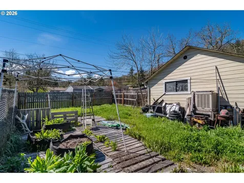 597 SE Ramp Street Roseburg OR 97470