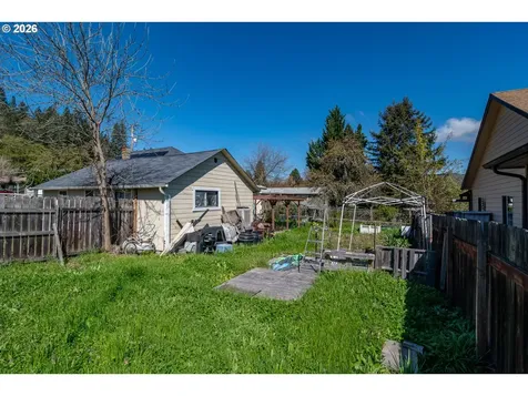 597 SE Ramp Street Roseburg OR 97470