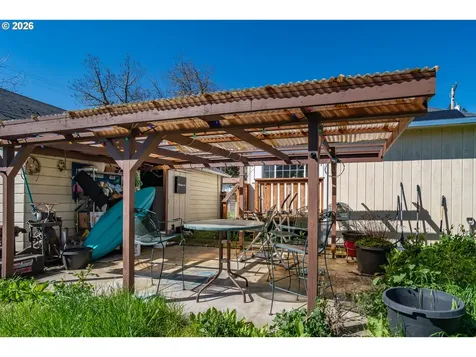 597 SE Ramp Street Roseburg OR 97470