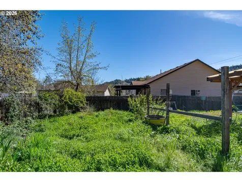 597 SE Ramp Street Roseburg OR 97470