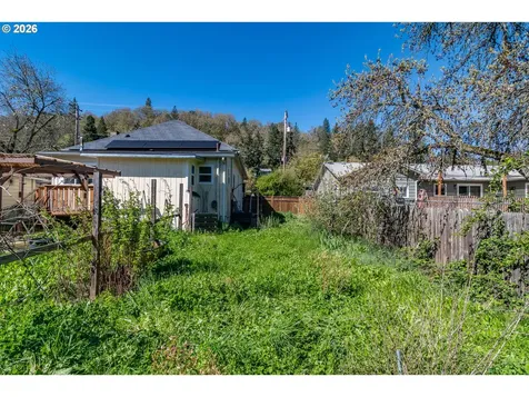 597 SE Ramp Street Roseburg OR 97470
