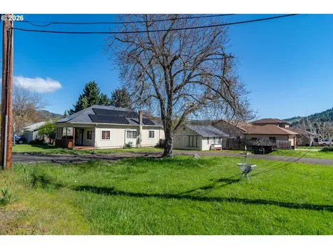 597 SE Ramp Street Roseburg OR 97470
