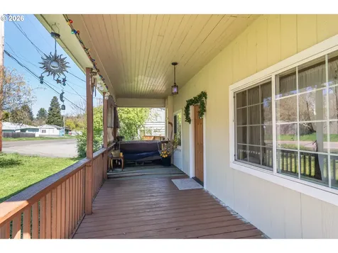 597 SE Ramp Street Roseburg OR 97470