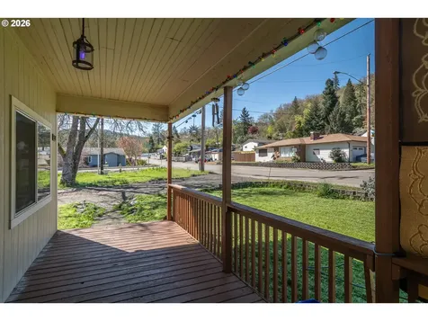 597 SE Ramp Street Roseburg OR 97470