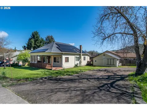 597 SE Ramp Street Roseburg OR 97470