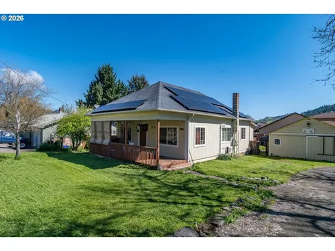 597 SE Ramp Street Roseburg OR 97470