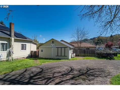 597 SE Ramp Street Roseburg OR 97470