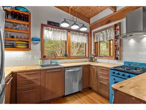 4975 Heceta Beach Road Florence OR 97439