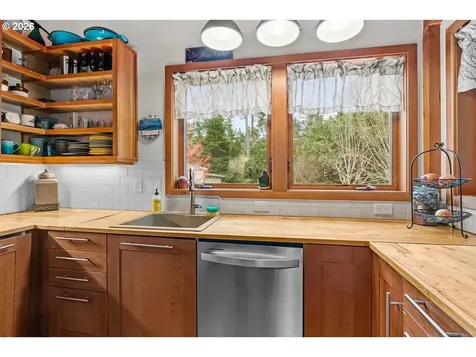 4975 Heceta Beach Road Florence OR 97439