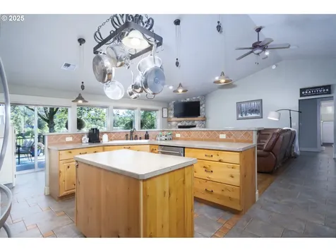 418 Rivershore Drive Roseburg OR 97470
