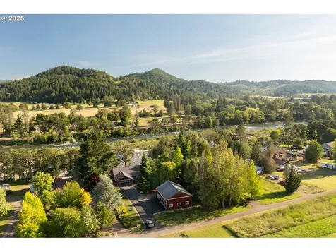 418 Rivershore Drive Roseburg OR 97470