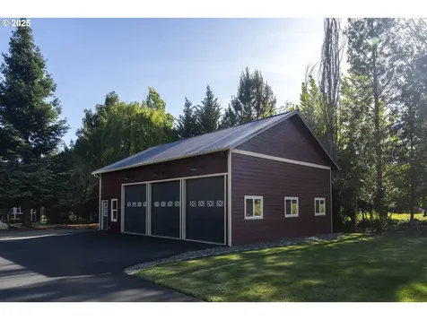 418 Rivershore Drive Roseburg OR 97470