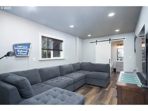 418 Rivershore Drive Roseburg OR 97470