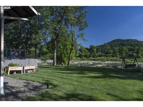 418 Rivershore Drive Roseburg OR 97470