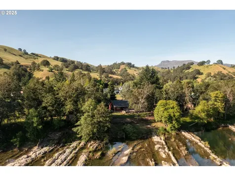 418 Rivershore Drive Roseburg OR 97470