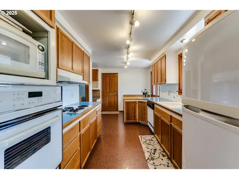 365 W 28th Avenue Eugene OR 97405
