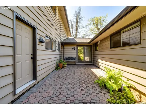 365 W 28th Avenue Eugene OR 97405