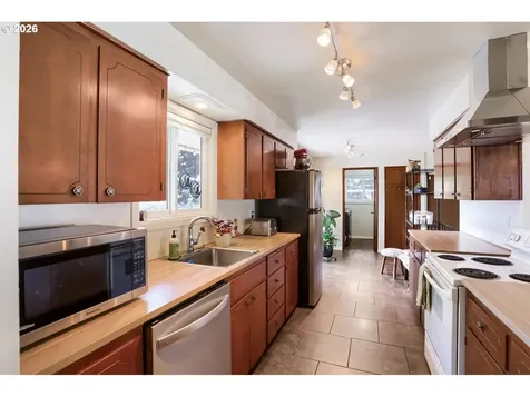 13614 SE Harrison Court Portland OR 97233
