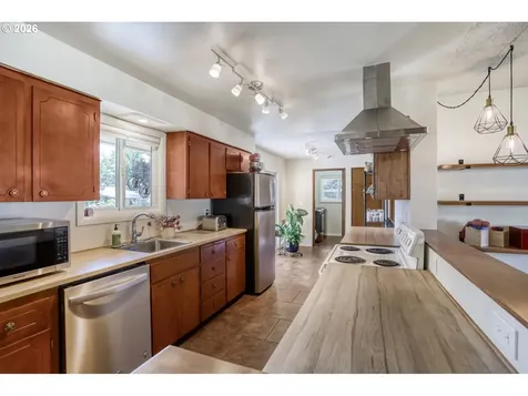 13614 SE Harrison Court Portland OR 97233
