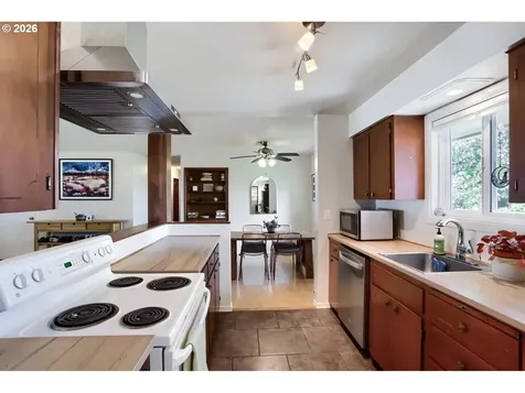 13614 SE Harrison Court Portland OR 97233