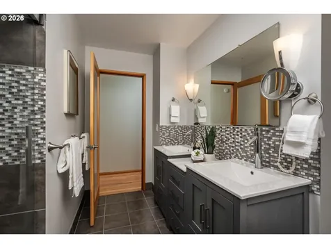 7830 SW 84th Avenue Portland OR 97223