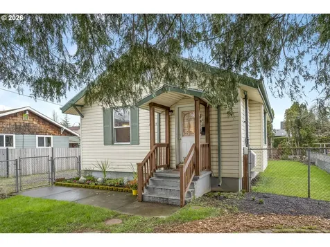 8015 SE Bush Street Portland OR 97206