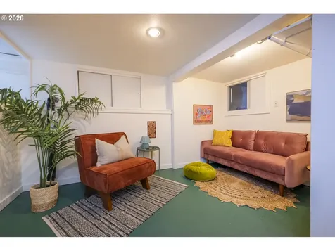 8015 SE Bush Street Portland OR 97206
