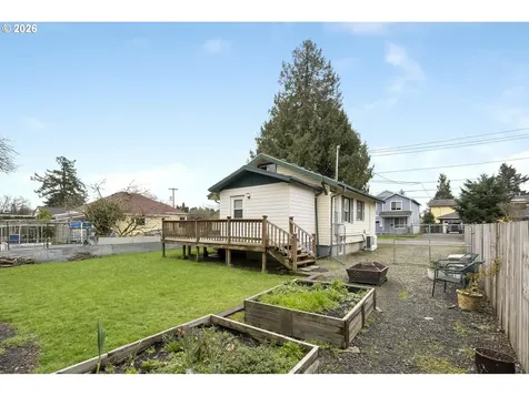 8015 SE Bush Street Portland OR 97206