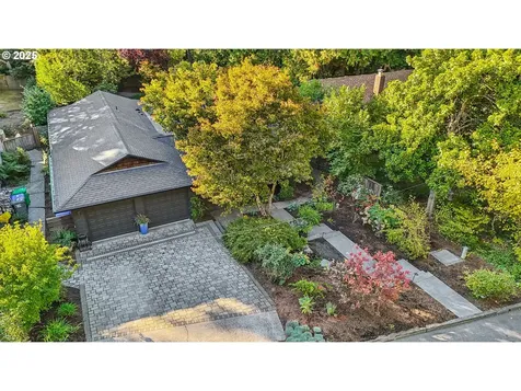 7037 SW Canby Lane Portland OR 97223