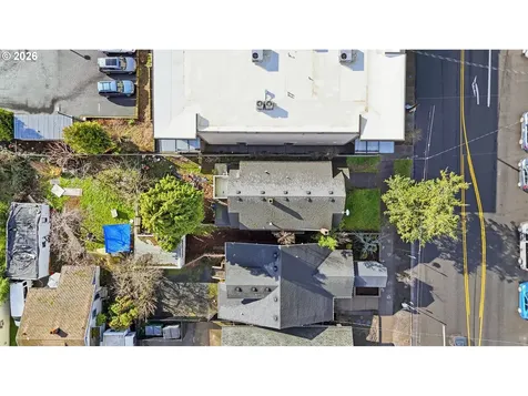 5222 SE Woodstock Boulevard Portland OR 97206