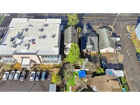 5222 SE Woodstock Boulevard Portland OR 97206