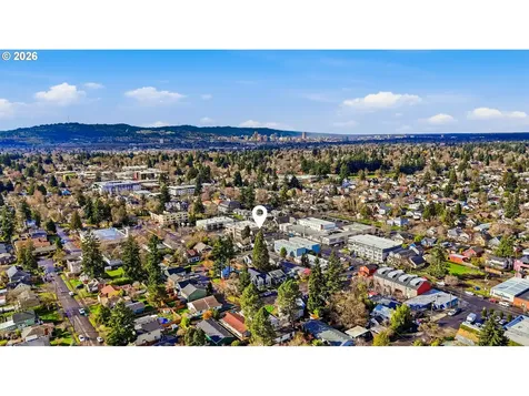 5222 SE Woodstock Boulevard Portland OR 97206