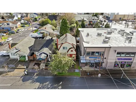 5222 SE Woodstock Boulevard Portland OR 97206