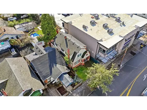 5222 SE Woodstock Boulevard Portland OR 97206