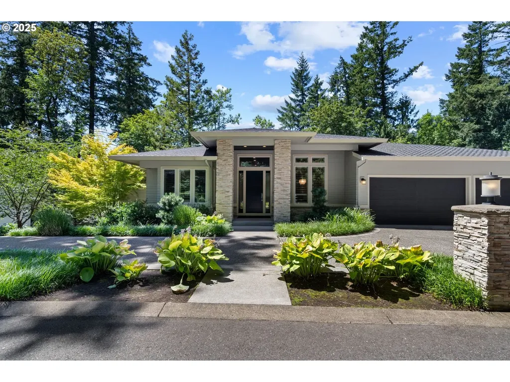 3425 SW 57th Avenue Portland OR 97221