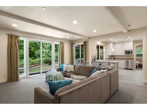 3425 SW 57th Avenue Portland OR 97221
