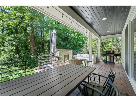 3425 SW 57th Avenue Portland OR 97221