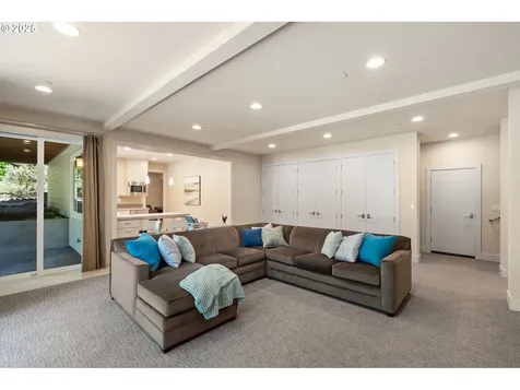 3425 SW 57th Avenue Portland OR 97221