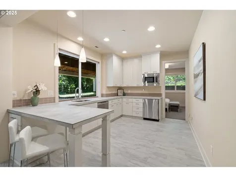 3425 SW 57th Avenue Portland OR 97221