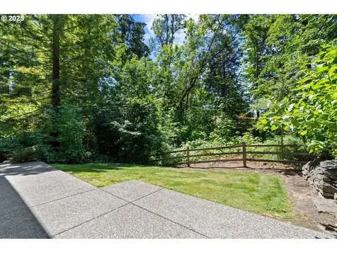 3425 SW 57th Avenue Portland OR 97221