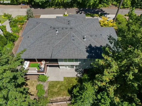 3425 SW 57th Avenue Portland OR 97221