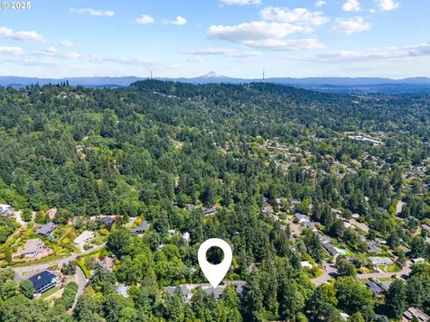 3425 SW 57th Avenue Portland OR 97221