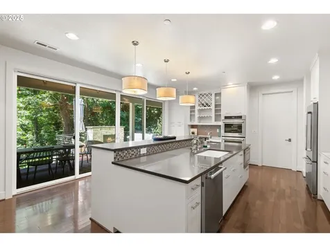 3425 SW 57th Avenue Portland OR 97221