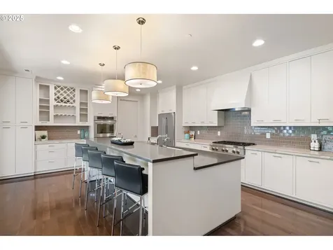 3425 SW 57th Avenue Portland OR 97221