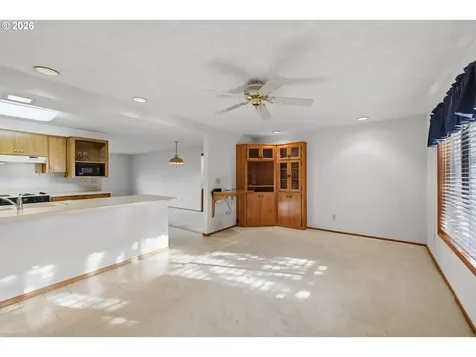 1350 Dogwood Drive Woodburn OR 97071