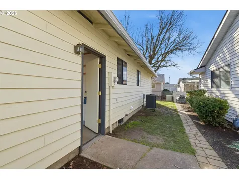 1350 Dogwood Drive Woodburn OR 97071