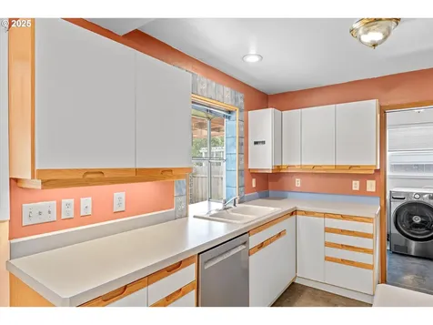 4922 SE 51st Avenue Portland OR 97206