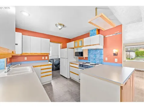 4922 SE 51st Avenue Portland OR 97206
