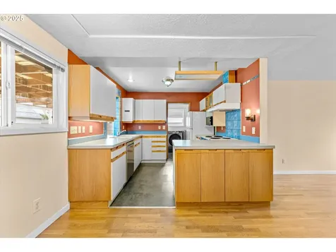 4922 SE 51st Avenue Portland OR 97206
